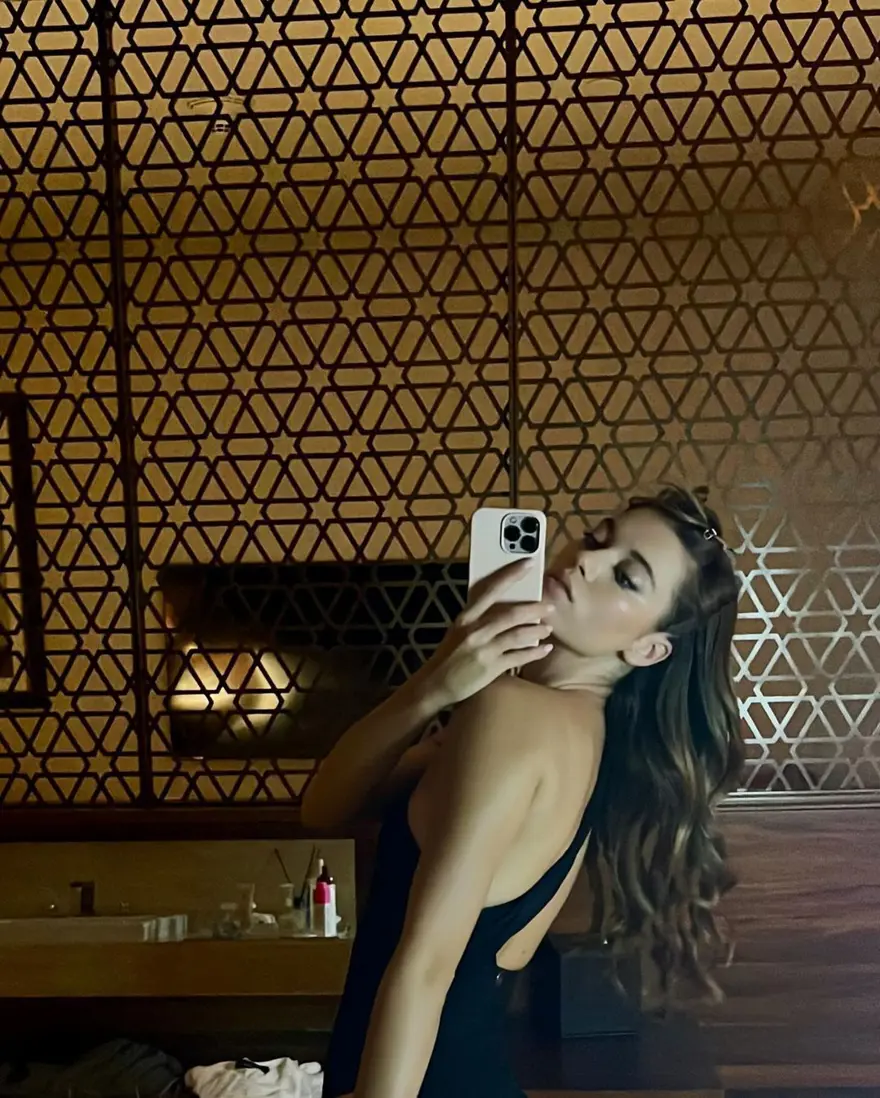 Yalı Çapkını'nın Seyran'ı Afra Saraçoğlu'dan yeni pozlar 
