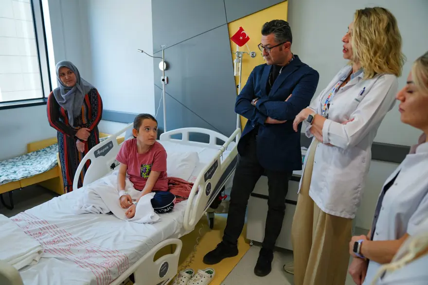 12 yaşındaki kızın kalbinden 10 santimlik kitle çıkarıldı 5