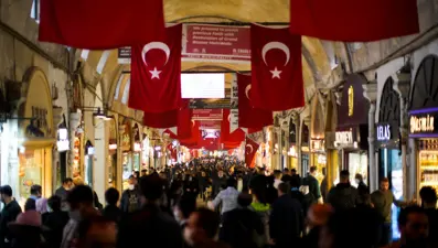 Korumalar, çakarlı araçlar ve lüks restoran toplantıları... Kapalıçarşı'da 100 milyon liralık vurgun!