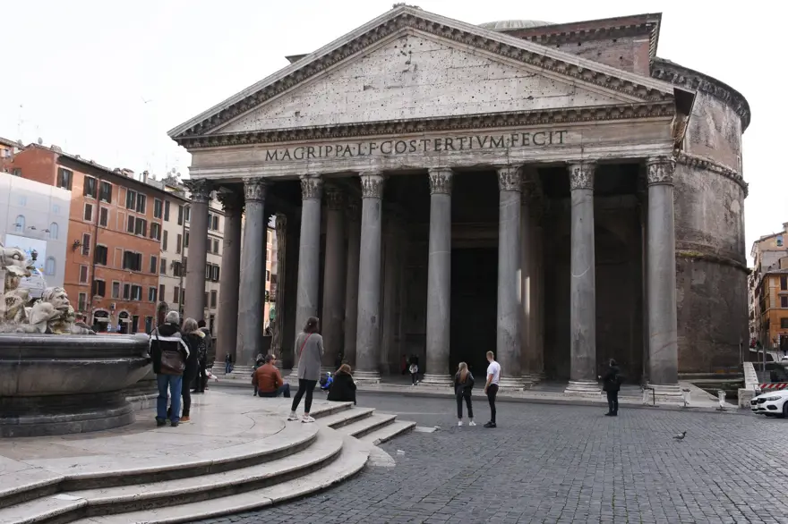 "BİRBİRİMİZE SARILAMAMAK ÇOK ÇİRKİN BİR DURUM" 12