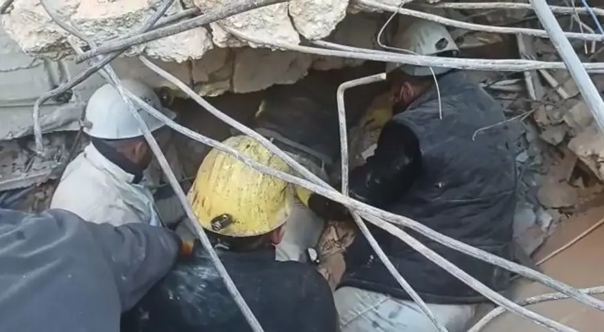 Deprem bölgesinden mucize kurtuluşlar 63