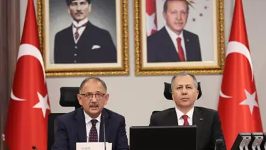 Bakan Özhaseki ve Bakan Yerlikaya, denize kıyısı olan şehirlerin valileriyle bir araya geldi