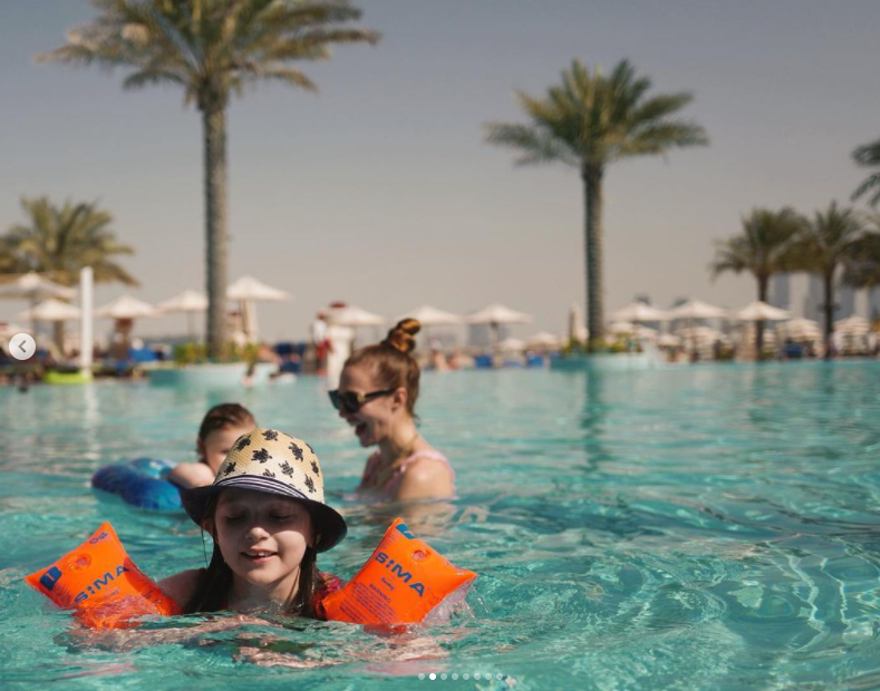 Meryem Uzerli kızlarıyla Dubai tatilinde 2