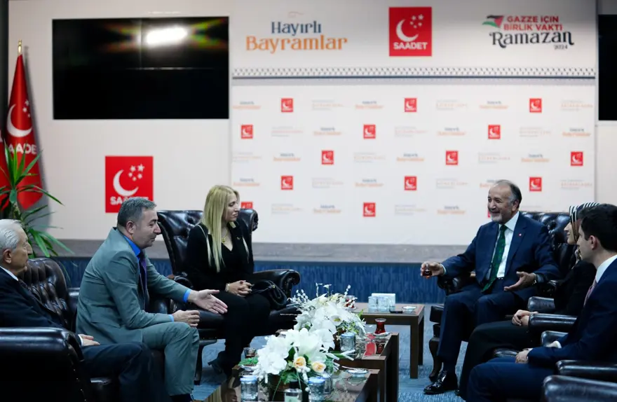 SAADET PARTİSİ'NE İLK ZİYARET İYİ PARTİ'DEN 10 SAADET PARTİSİ'NE İLK ZİYARET İYİ PARTİ'DEN 10