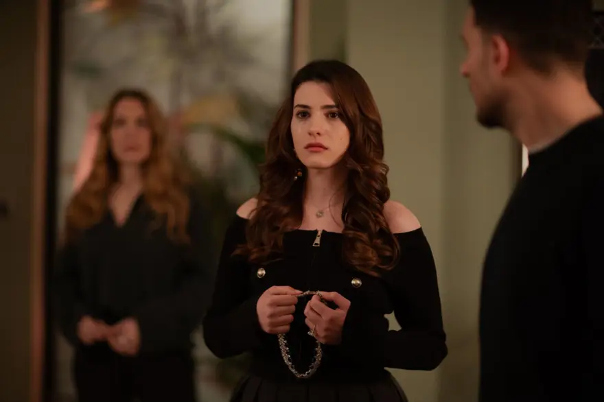 Sakla Beni 14. bölümde neler olacak? İncila zor durumda kalıyor 9 Sakla Beni 14. bölümde neler olacak? İncila zor durumda kalıyor 9