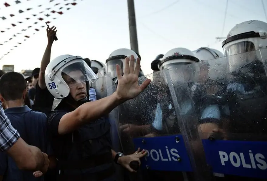 Taksim'de gerginlik 24