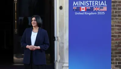 İngiltere'den vize uyarısı: "Askıya alabiliriz"