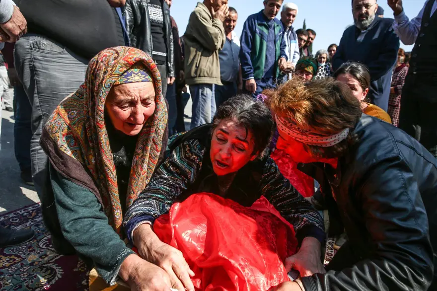 Hain saldırının küçük kurbanları: Cenazede gözyaşları sel oldu 7