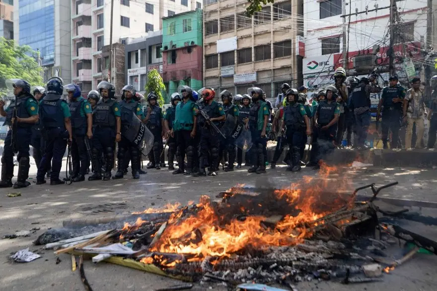 Bangladeş'te kaos: Öğrenciler hapishane bastı, yüzlerce mahkum serbest kaldı 4