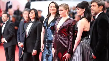 Cannes Film Festivali'nde sinema sektörü çalışanları eylem yaptı