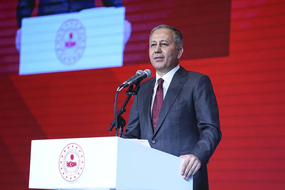 İçişleri Bakanı Yerlikaya: 15 yaş ve üzeri için nasıl bir düzenleme yapılacağını konuşmamız gerekiyor