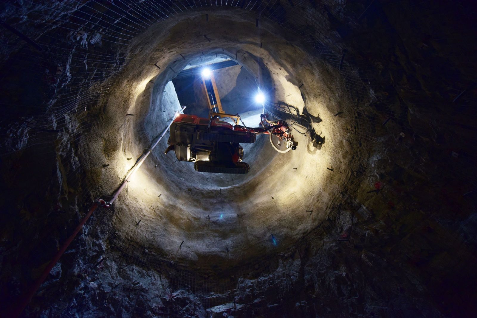 Yusufeli Barajı'nda son 16 metre