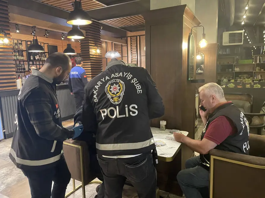 Sakarya'da üniversite çevresinde asayiş uygulaması 7