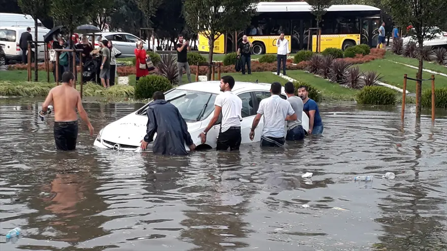İstanbul'da etkili yağış (20 dakikalık kabus) 50