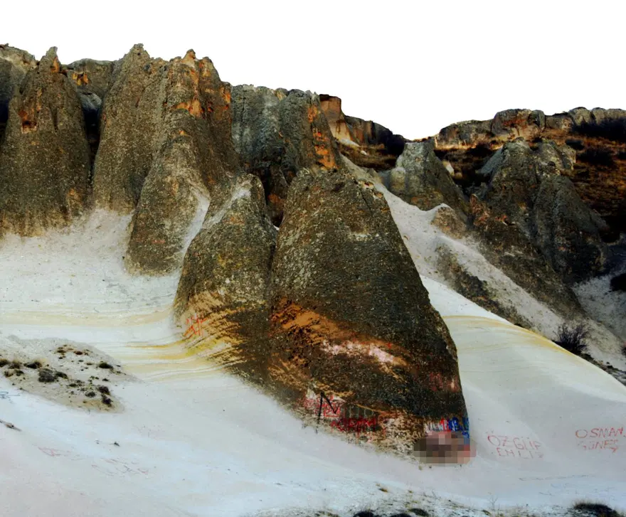 Peribacalarındaki sprey boyalı yazılara tepki: Tarih düşmanları saldırdı 4