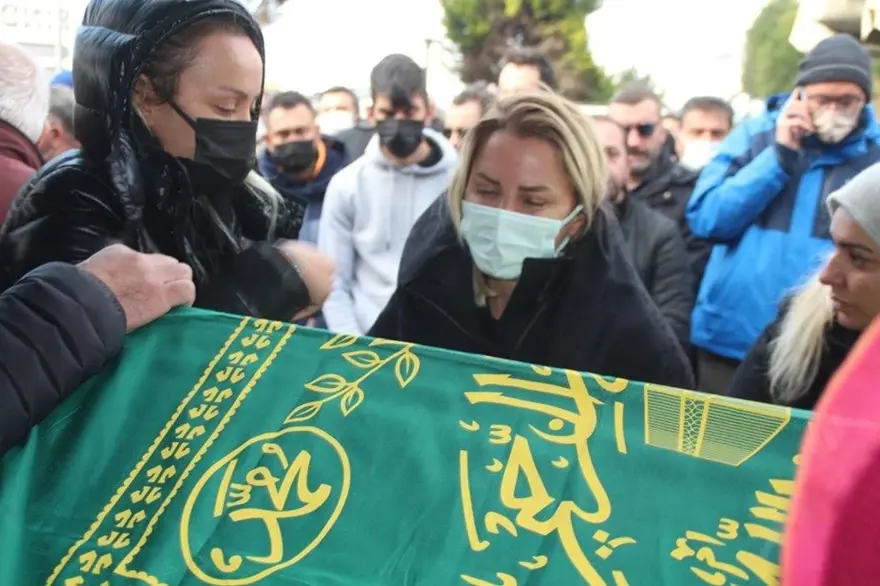 Ölen eşinin ardından Ece Erken paylaştı: Öldüm der durur yine de yaşarsın 1