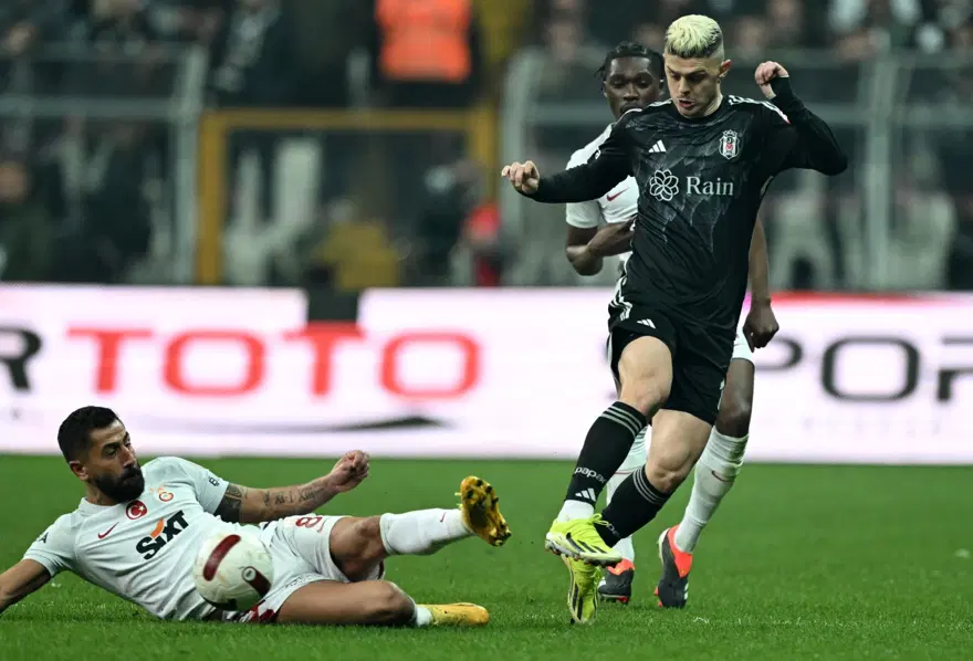 Eski hakemler yorumladı: Beşiktaş-Galatasaray derbisinde Cenk Tosun'un pozisyonunda penaltı var mı? 4