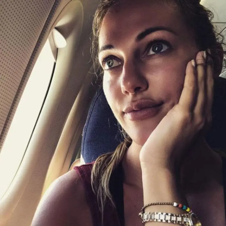 Uçakta rahatsızlanan Meryem Uzerli hastaneye kaldırıldı 11