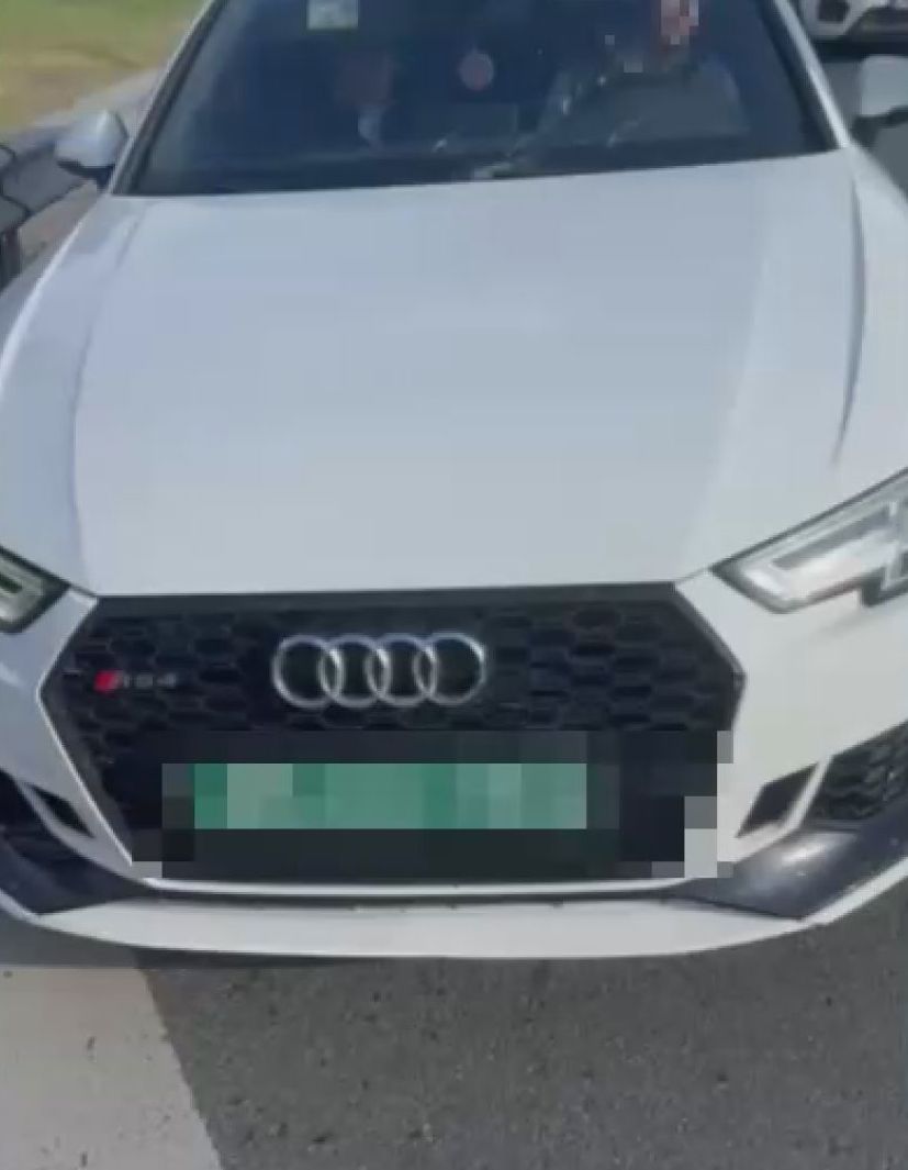 Sahte plaka ve çakarlı otomobile para cezası