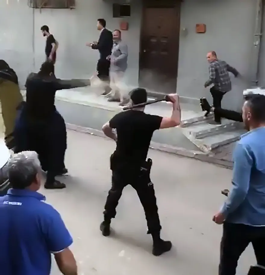 Adana’damazbata kavgası: Polis biber gazıyla müdahale etti 