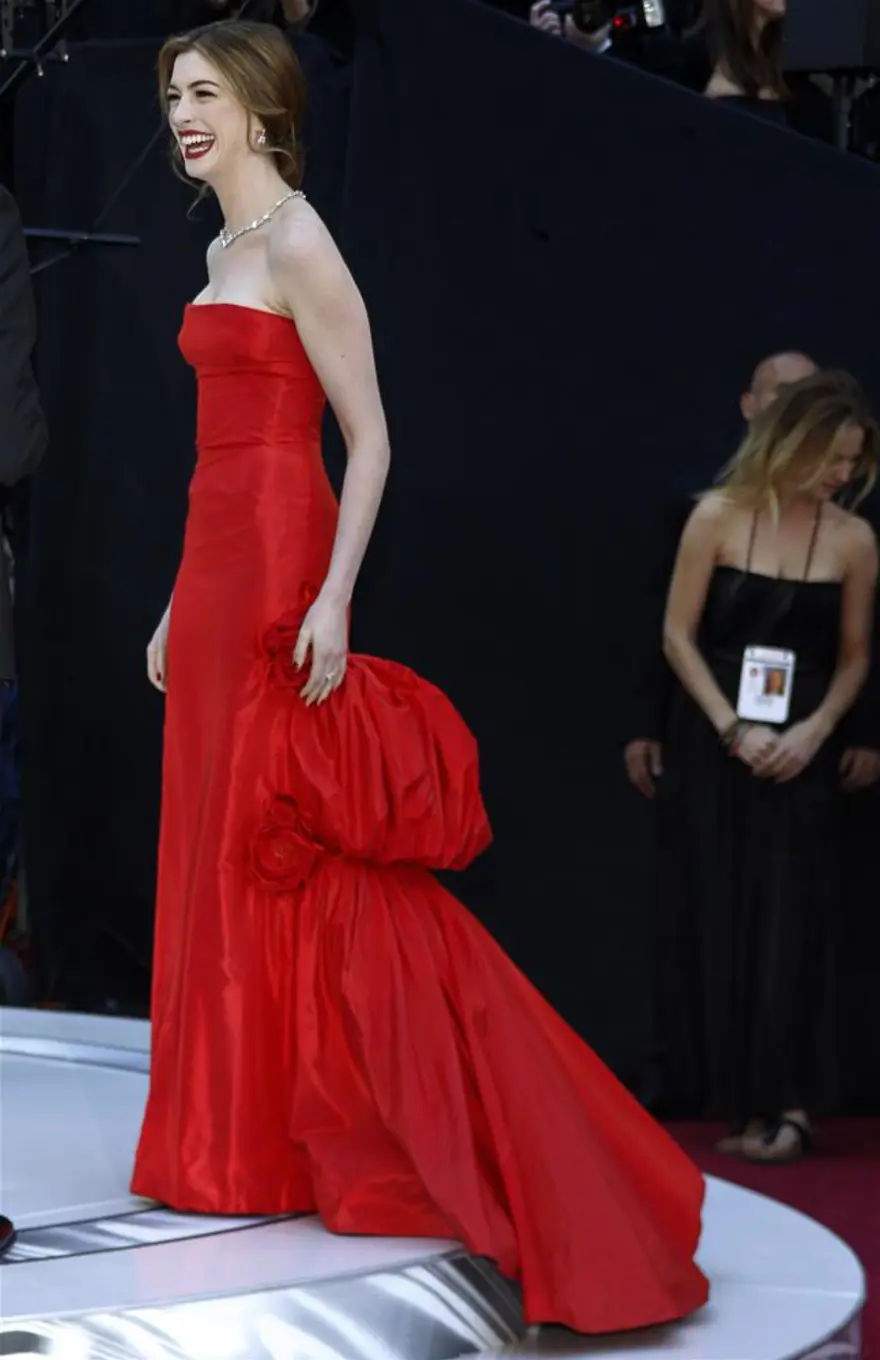 Anne Hathaway 55 Anne Hathaway 55