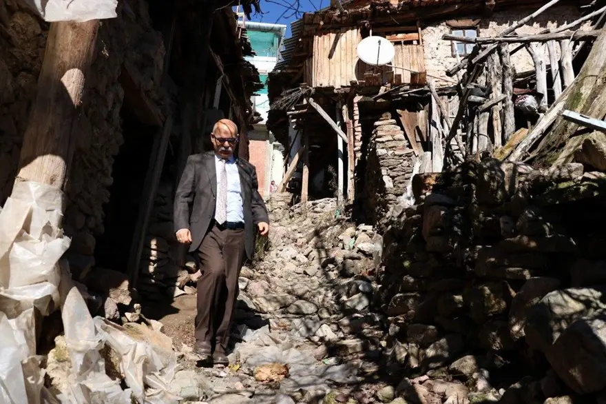 İç içe 35 ev! Burası Nepal değil Manisa 6