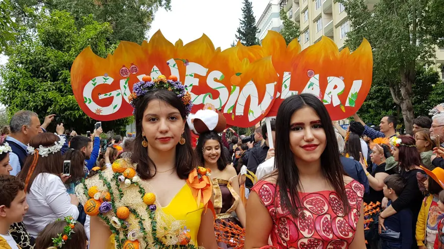 Adana'da renkli Portakal Çiçeği Karnavalı korteji 40 Adana'da renkli Portakal Çiçeği Karnavalı korteji 40