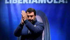 İtalya'da aşırı sağcı lider Salvini'ye seçimde darbe