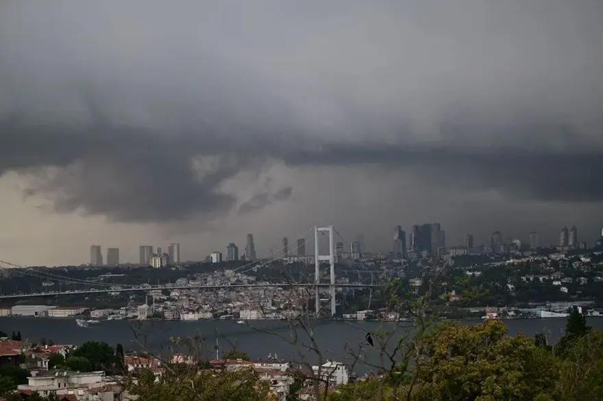 Meteoroloji İstanbul için saat verdi! Çok kuvvetli geliyor 3