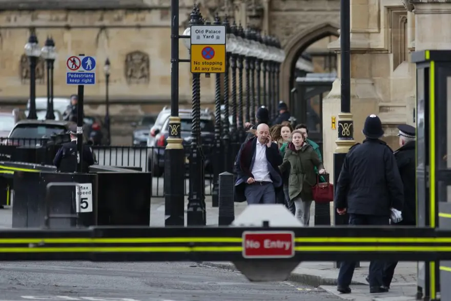 Londra'da silah sesleri (Olay yerinden ilk kareler) 8