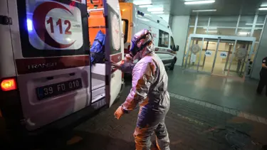 Lüleburgaz'da gazdan zehirlenen 3 kişi İstanbul'a getirdi