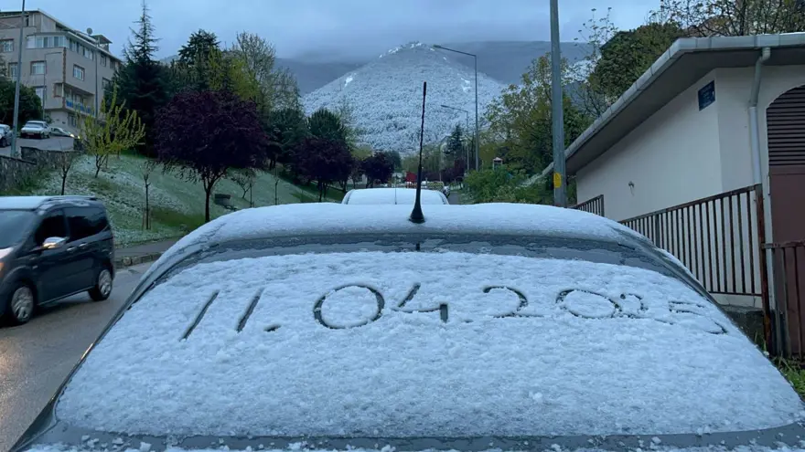 Gece boyunca kar yağdı: Nisan ayına bir il beyaza büründü 