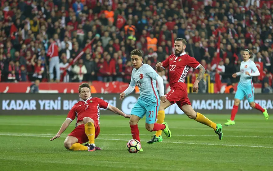Emre Mor çaresiz bıraktı! 