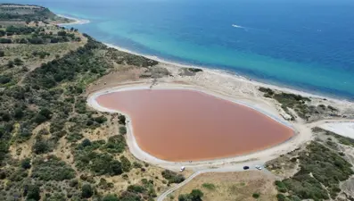 Çanakkale'deki gölün rengi pembeye döndü! Nedeni belli oldu