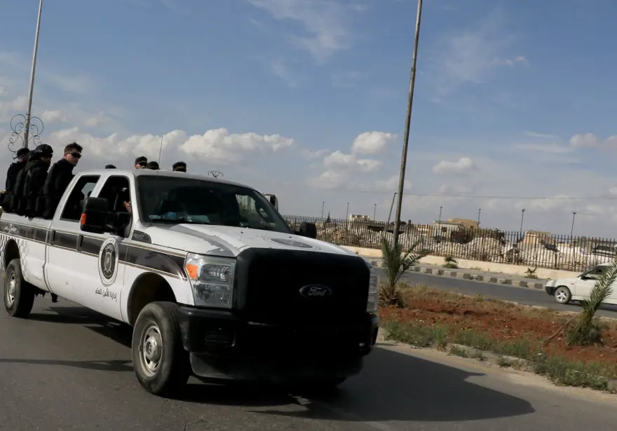 PKK/YPG'li 250 terörist Halep'ten çekilmeye başladı 4