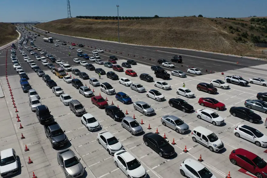 Bayram dönüşü trafik yoğunluğu 9