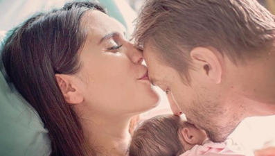 Caner Erkin ile Şükran Ovalı'nın bebekleri hastaneye kaldırıldı