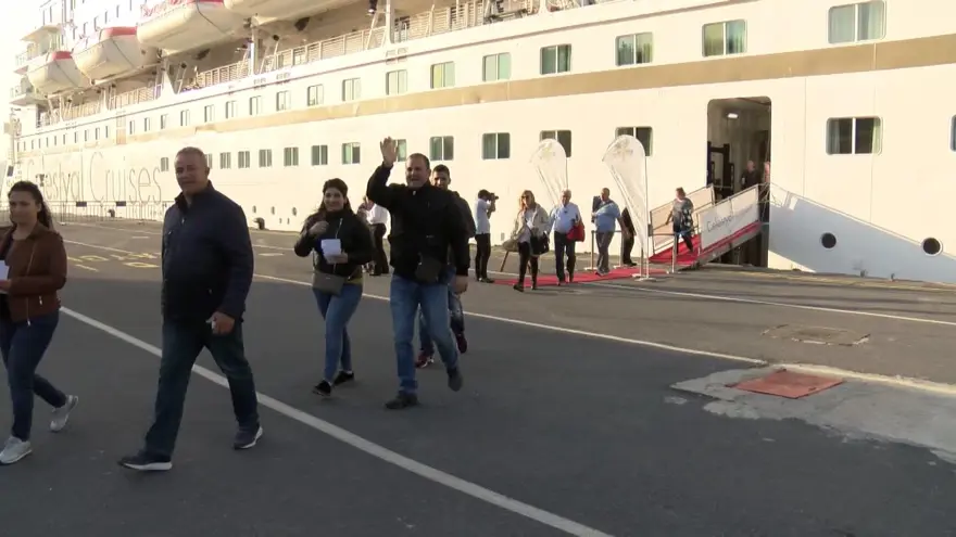 9 katlı dev kruvaziyer gemisi İstanbul'da 1