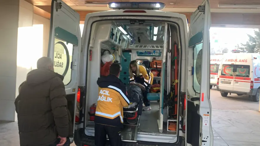 Karaman'da 13 araç birbirine girdi: 1'i ağır 7 yaralı 12