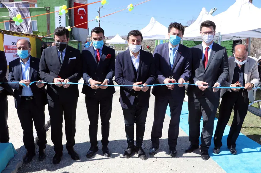 Coşkun Sabah tavuk çiftliğini açtı 5