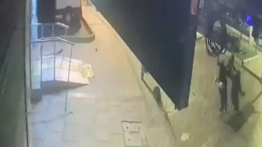 Hırsızlardan ATM önünde saldırı: Dövüp 10 bin lirasınıçaldılar 1