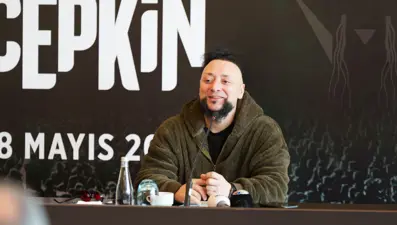 Hayko Cepkin'den Dolmabahçe'de stadyum konseri