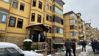 Karabük'te dört katlı binada yangın