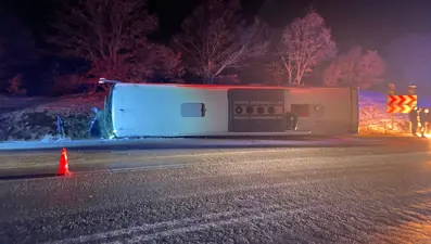 Kütahya’da yolcu otobüsü devrildi: 18 yaralı