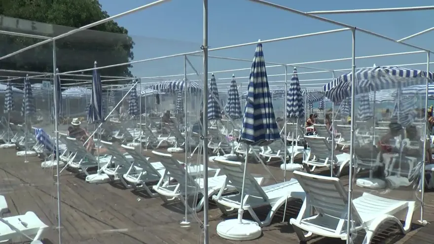 Sosyal mesafeli plaj 3 Sosyal mesafeli plaj 3