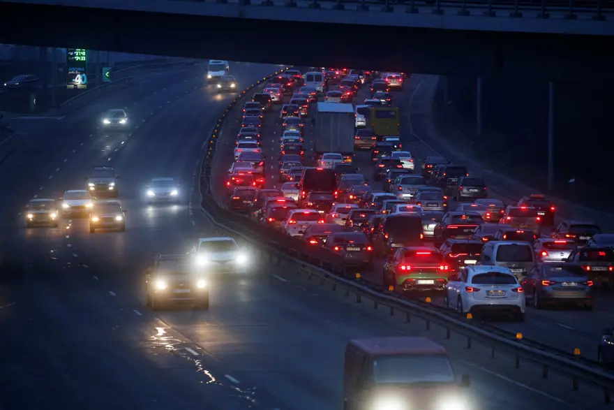 Kiev'de yaşayanlar şehri terk ediyor 2