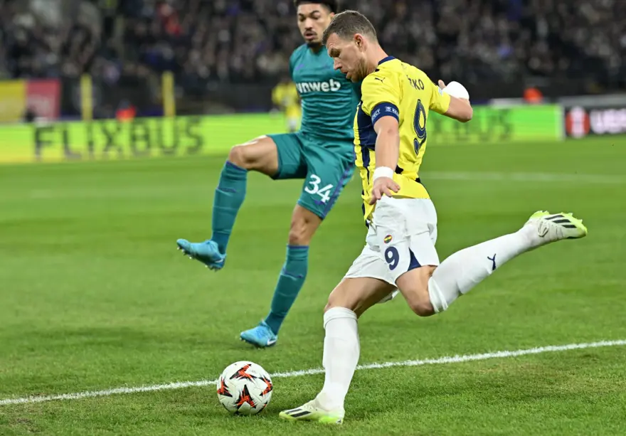 Jose Mourinho 2 futbolcunun biletini kesti: Yeni sezonda olmayacaklar 4
