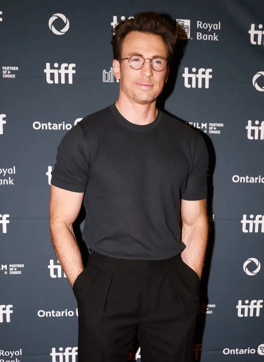 Chris Evans baba oldu: İşte bebeğin adı 4