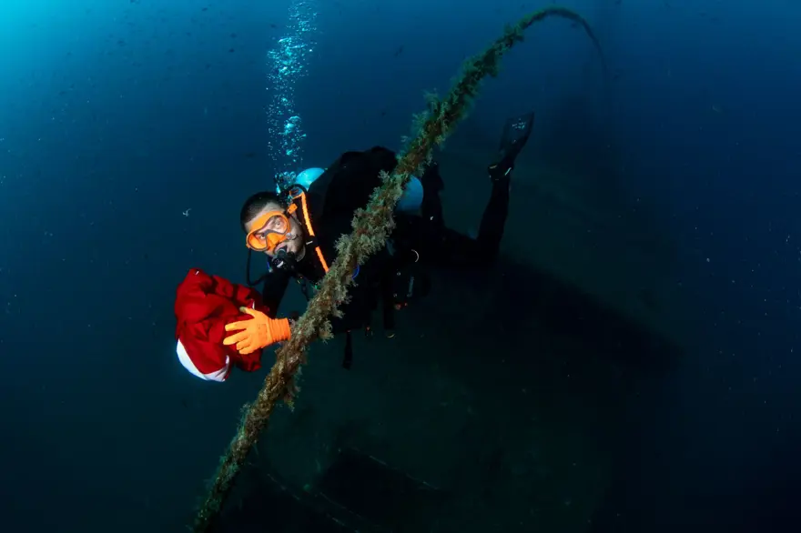 İzmir'in kurtuluşu: Dalgıçlar su altında Türk bayrağı açtı 16