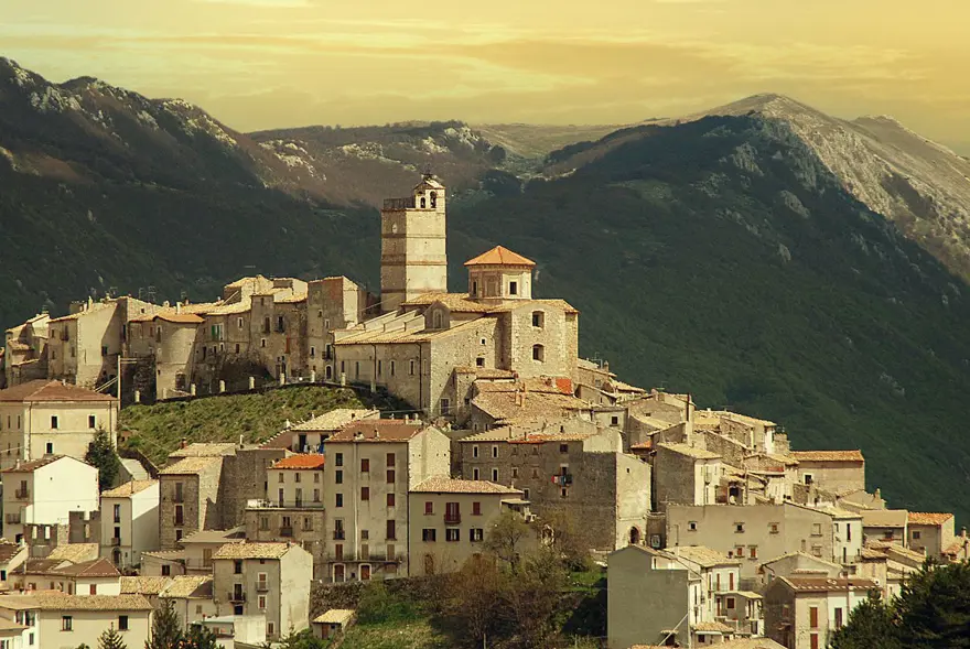 İtalya’da 1 Euro’ya evler satışa çıktı: 630 binadan 250'si satılıyor 28